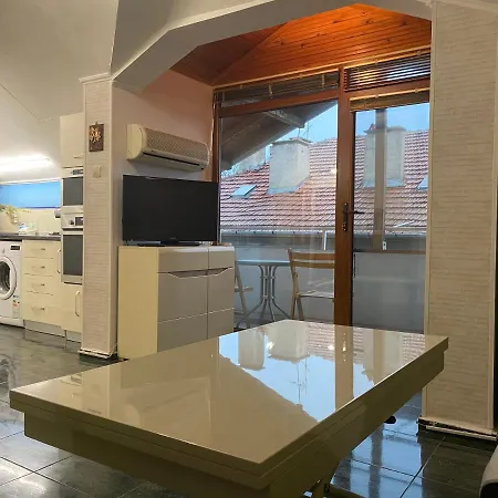 Hotel Lucy Apartament *